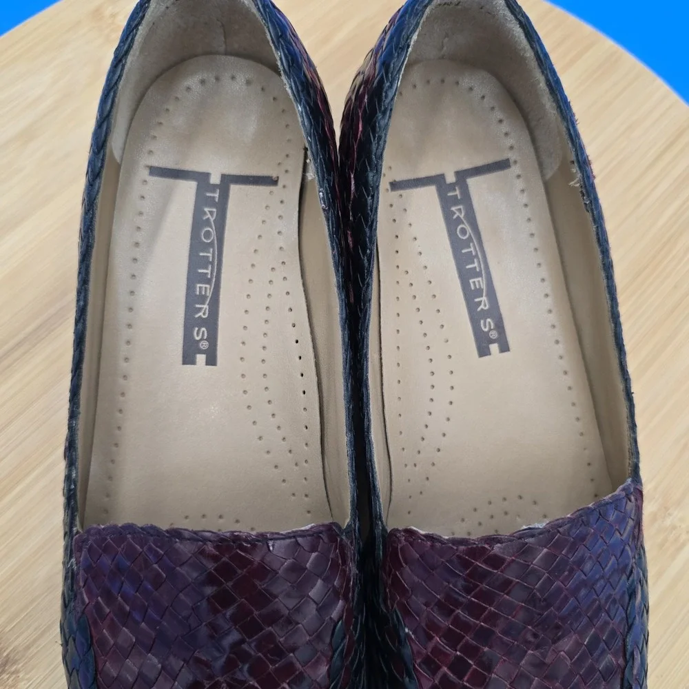 Trotters Lori Loafers Women's 5.5M‎ Cordovan & Black Leather Basket Weave EUC